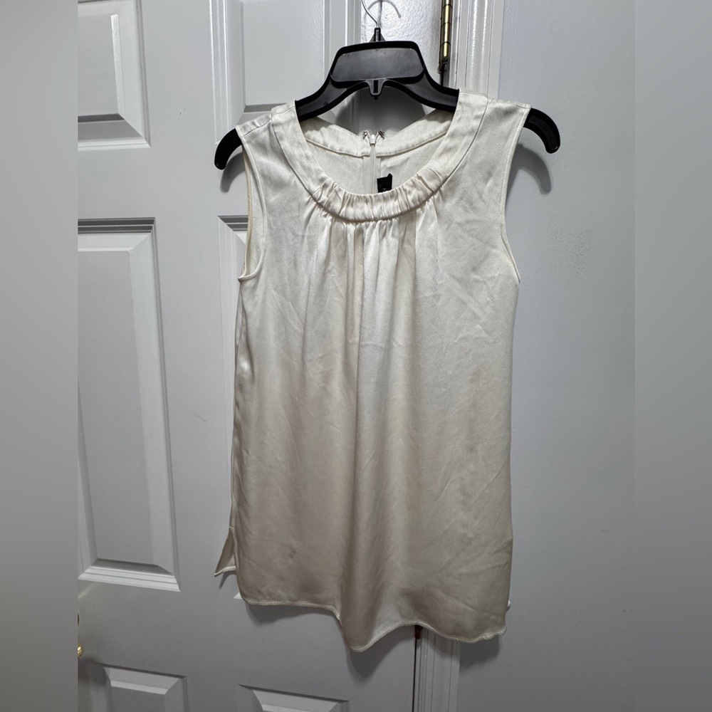 St. John White Ruched sleeveless Blouse size small